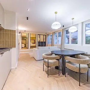 Daire New Spacious 4 Star Family In Chic 16th District, Paris