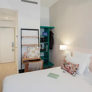 Otel Trendy Canettes, Paris